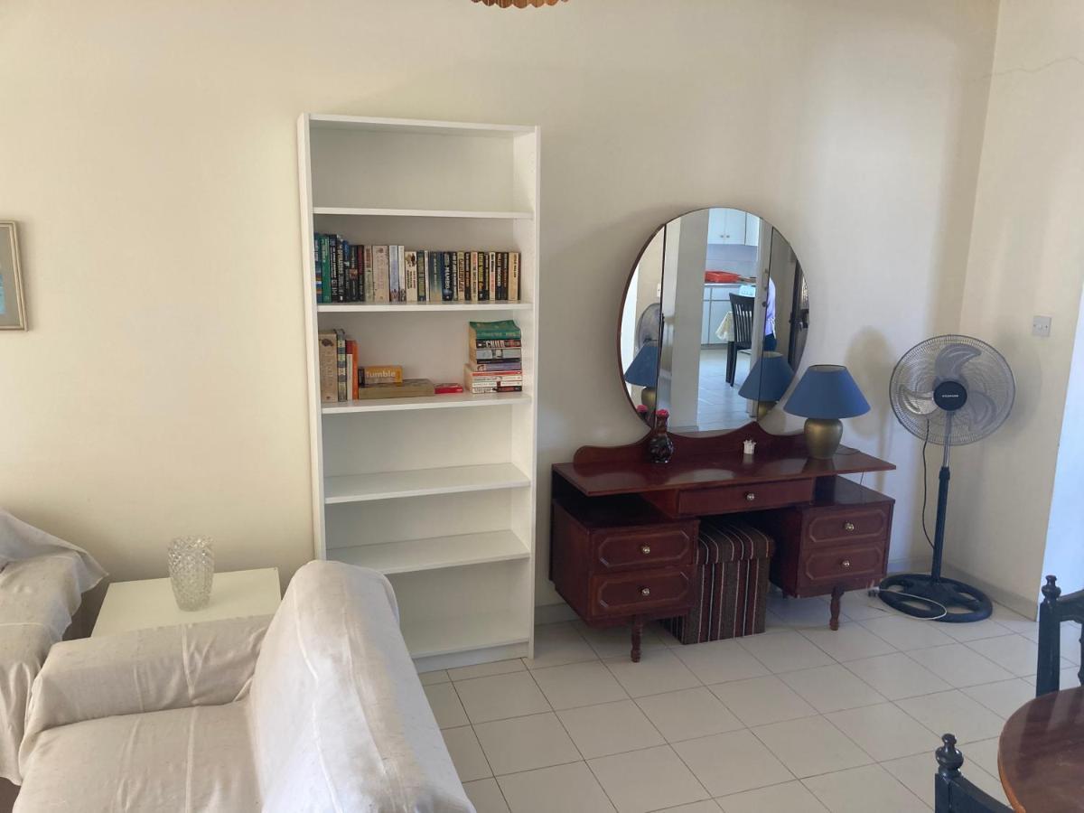 Ekali House Apartments ลิมาซอล ภายนอก รูปภาพ