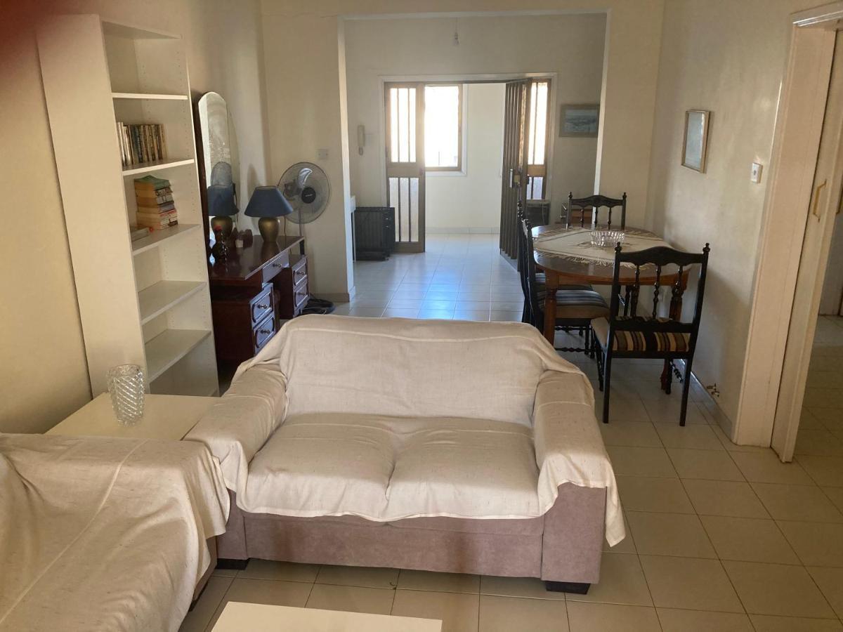 Ekali House Apartments ลิมาซอล ภายนอก รูปภาพ