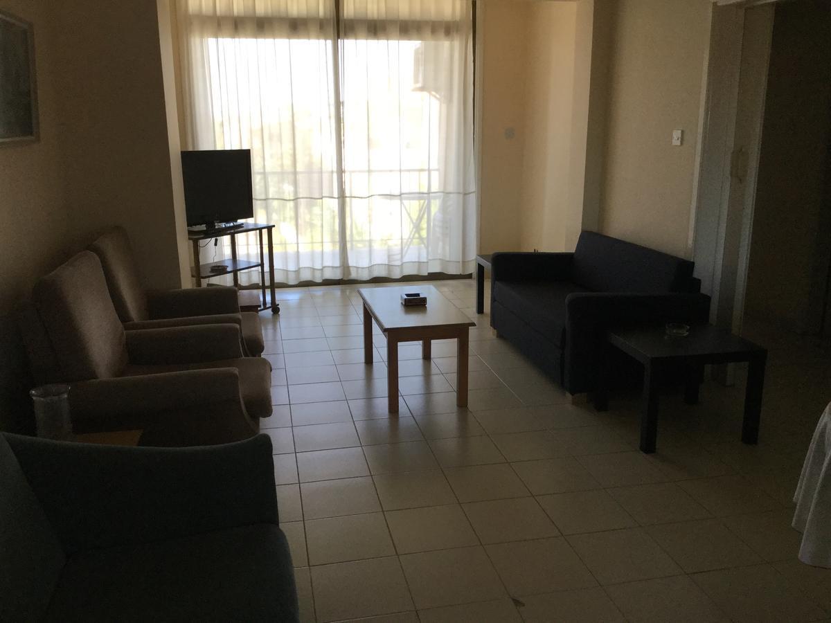 Ekali House Apartments ลิมาซอล ภายนอก รูปภาพ