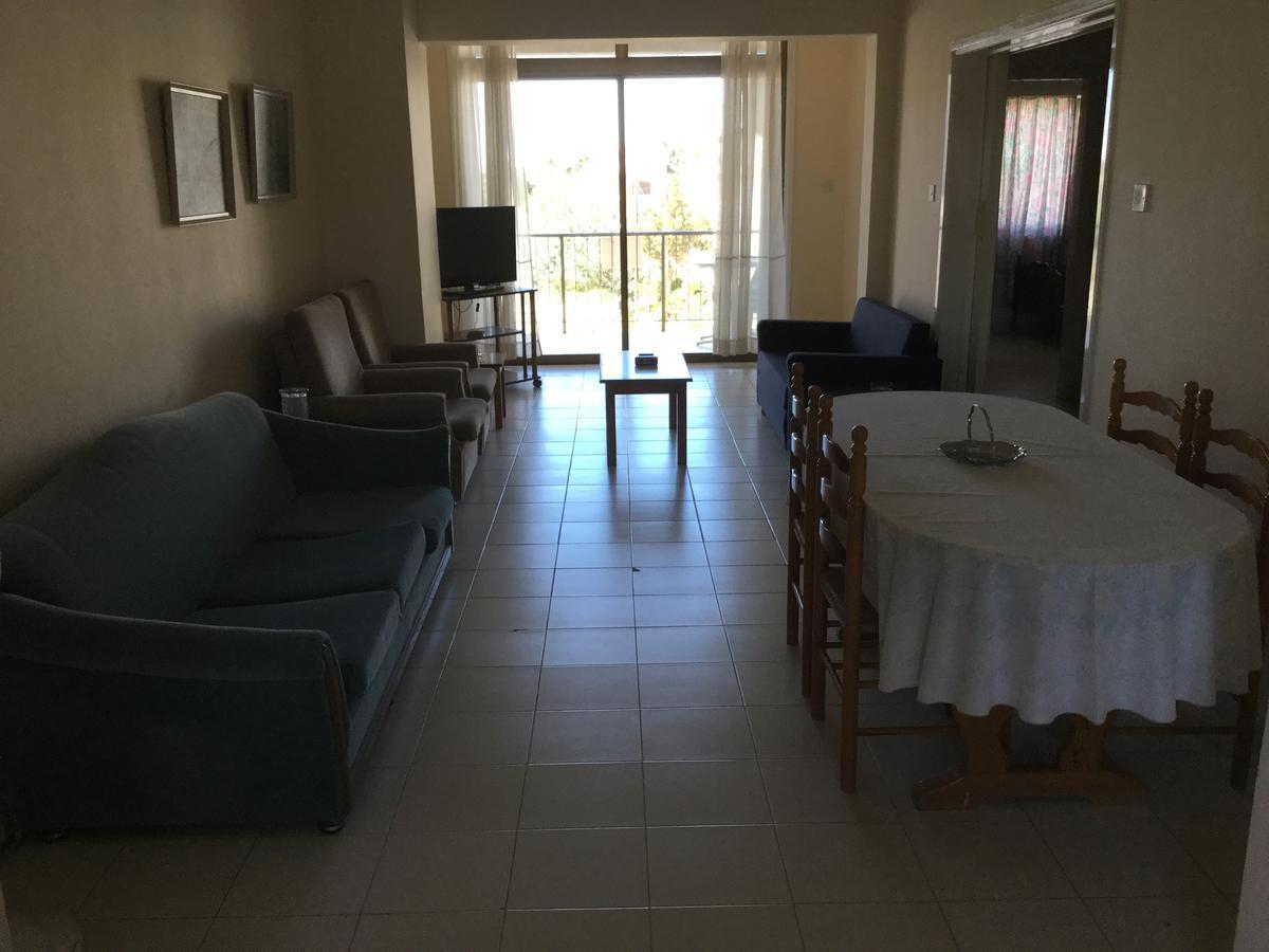 Ekali House Apartments ลิมาซอล ภายนอก รูปภาพ